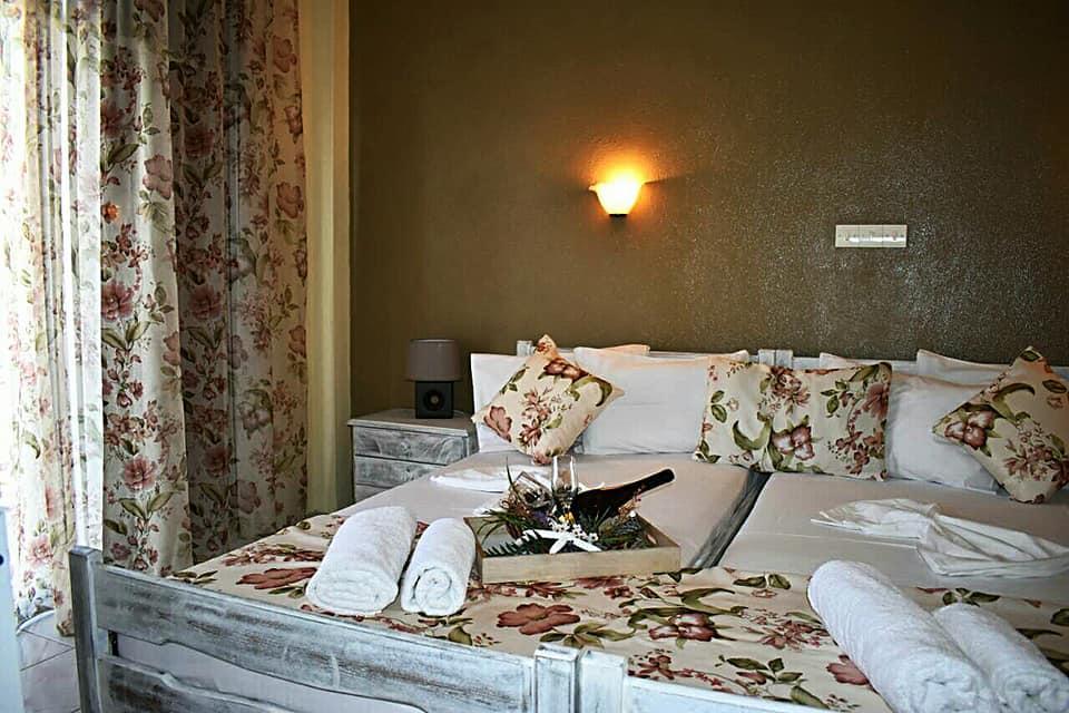 Foteini Rooms Skala Sotiros Exterior foto